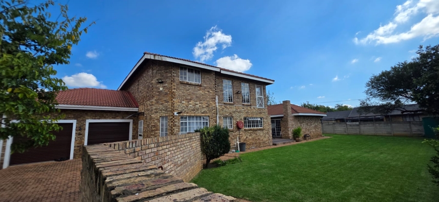 4 Bedroom Property for Sale in Miederpark North West